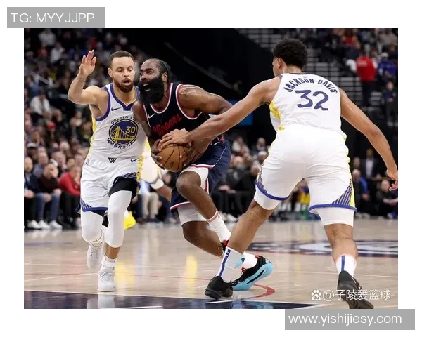 快船与勇士的巅峰对决揭示NBA季后赛的激烈竞争与精彩瞬间